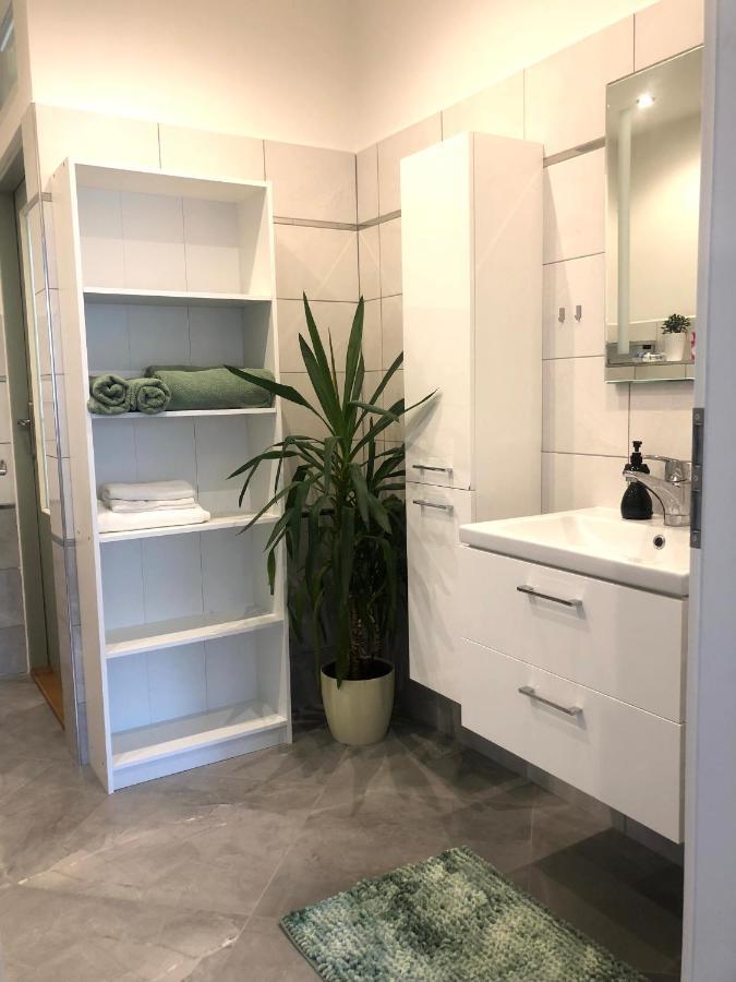 Art Apartment Телч Экстерьер фото