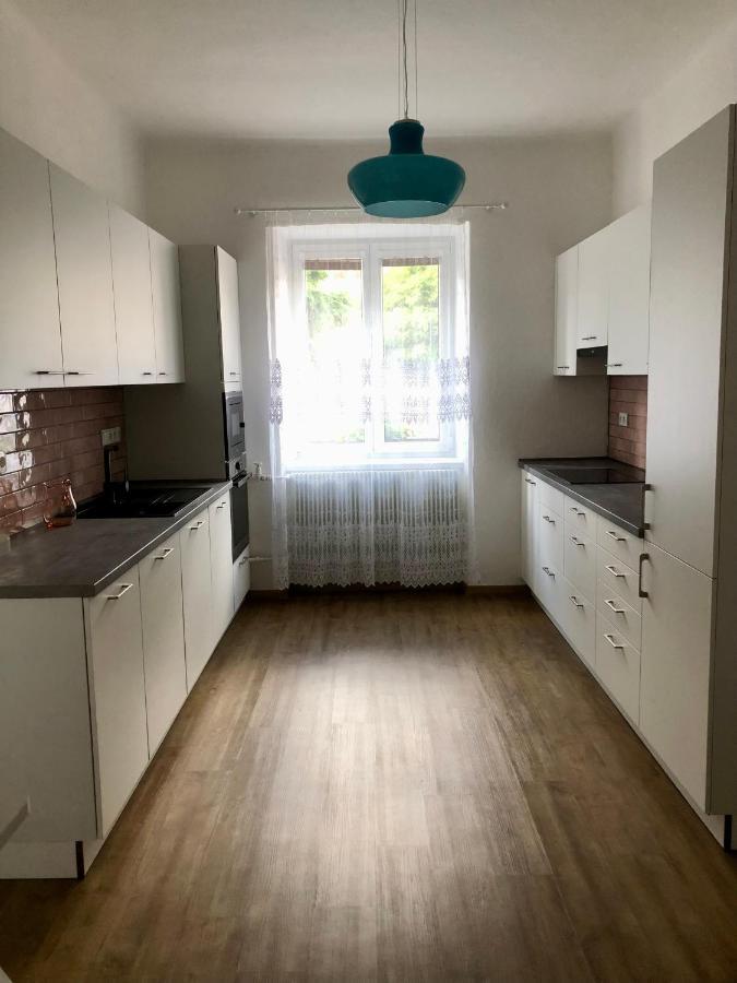 Art Apartment Телч Экстерьер фото